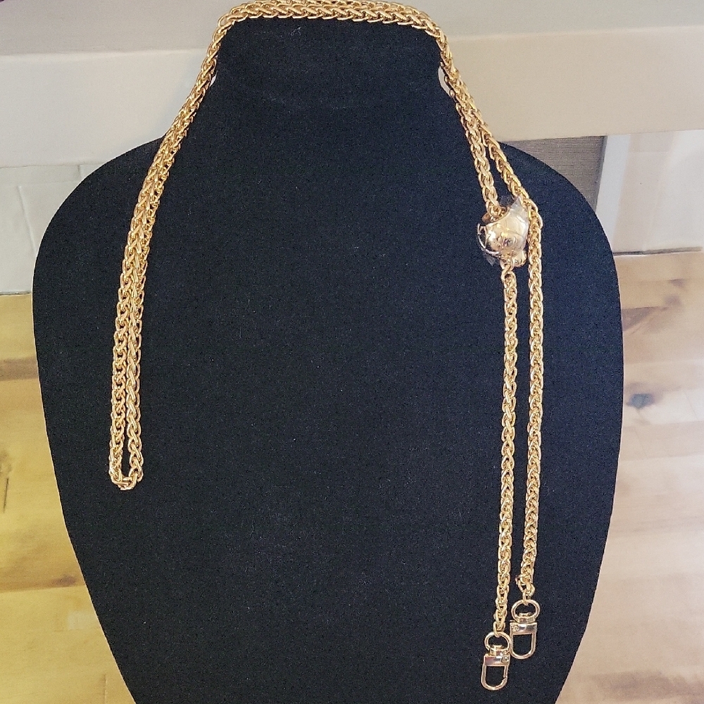 Elegant Gold Chain Necklace